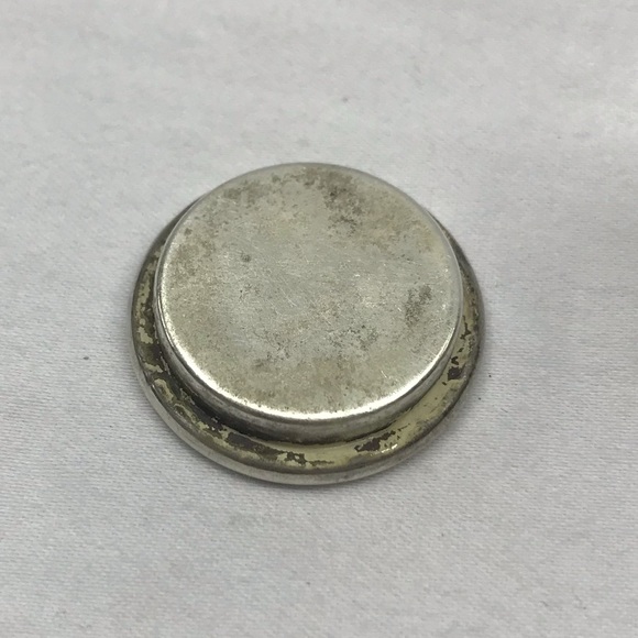 Vintage sterling silver salt/herb shaker - Picture 6 of 12